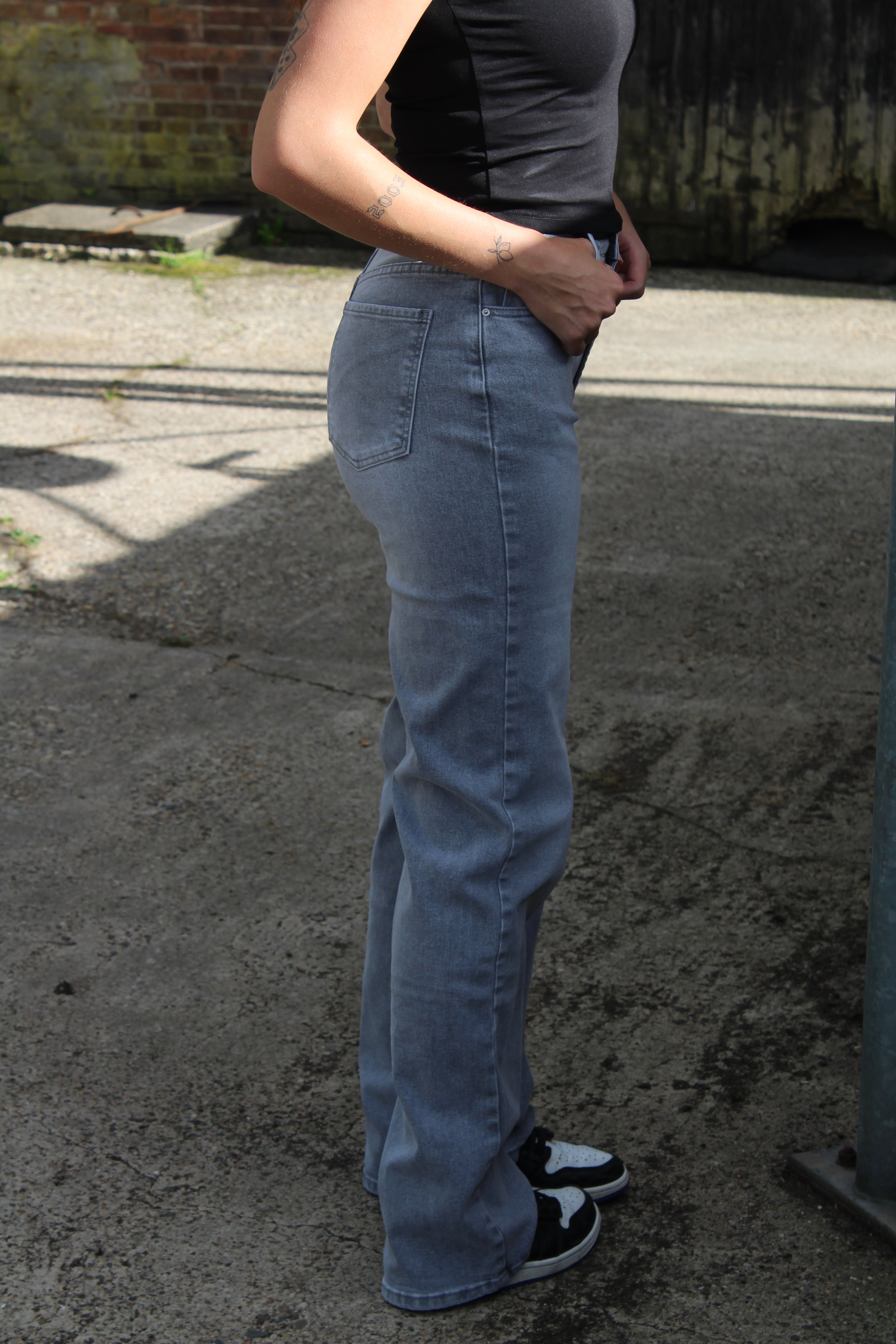 Alexa Straight Leg Jeans Grey